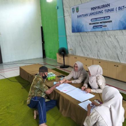 Pemdes Gunung Ulin Salurkan BLT DD Triwulan II Tahun 2026 kepada Warga Penerima Manfaat